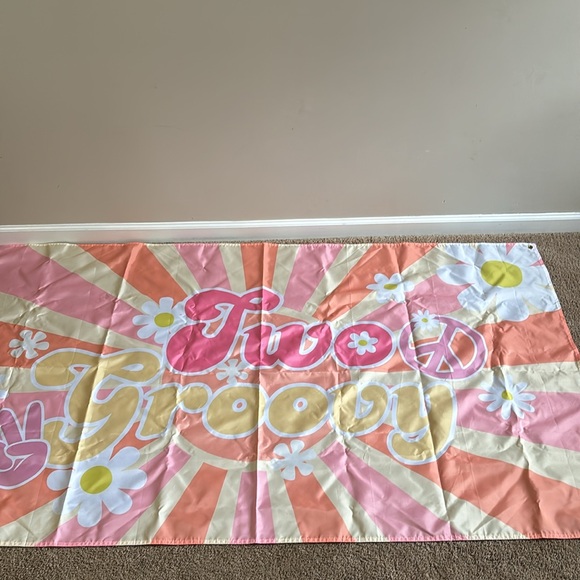 Two Groovy Backdrop - Picture 3 of 3